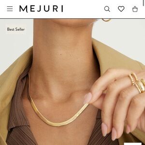 New in box 18” Mejuri Bold Herringbone Chain Necklace in Gold Vermeil